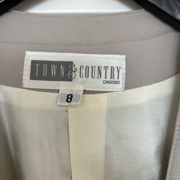 Beautiful Lined Twill Town & Country Blazer - Picture 4 of 7